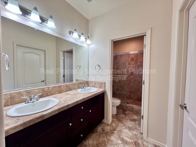 Foto del edificio - 3947 Harlan Ranch Blvd