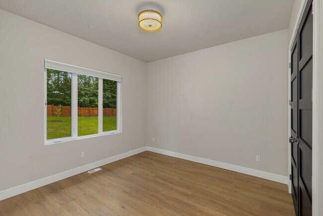 Foto del edificio - Private Cottage Lake 5 Bedroom/4 Bathroom ...