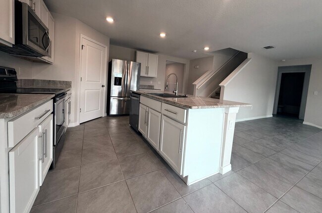 Foto del edificio - 16769 Parker River St