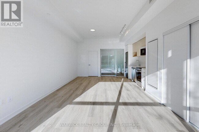 Photo du bâtiment - 4365 Bloor St W