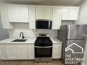 Building Photo - 5244.5 South Drexel Ave. Unit 1N