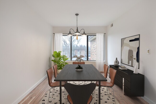 Foto del edificio - 1265 S Maple Rd