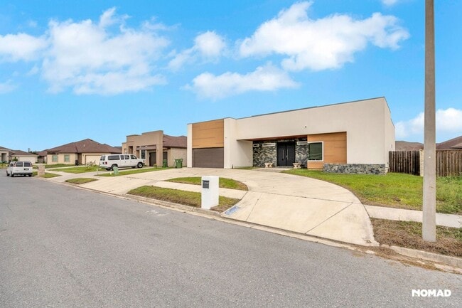 Building Photo - Spacious 4BR House in Brownsville