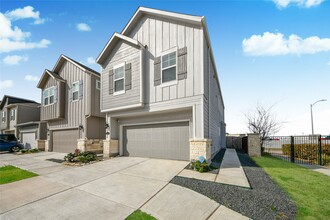 Building Photo - 14810 Slow River Ave