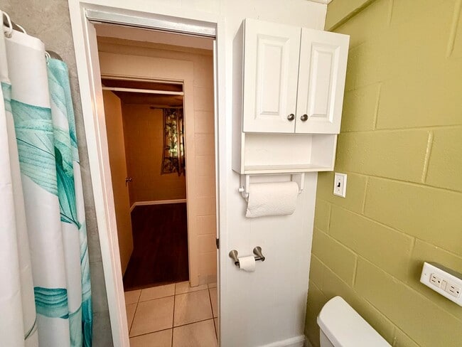 Building Photo - 1347 Palolo Ave