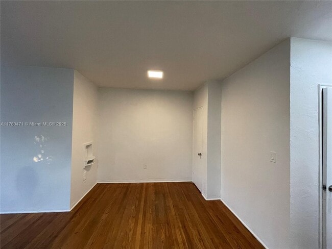 Foto del edificio - 1000 Biarritz Dr