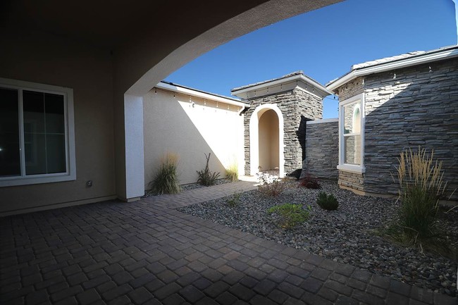 Building Photo - 2950 Hasufel Way