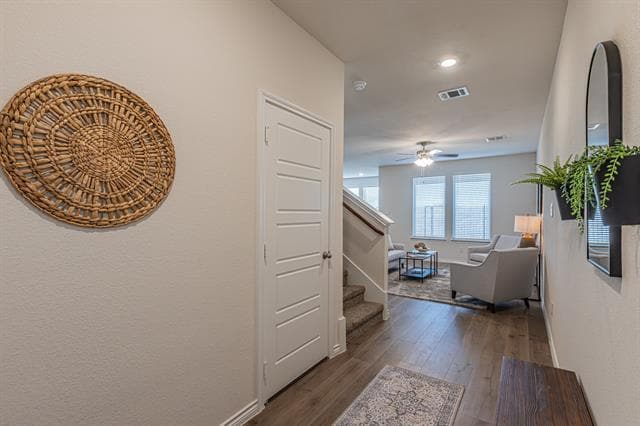 Foto del edificio - 736 Thorn Crk Dr