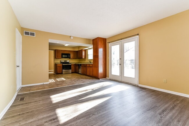 Building Photo - 7551 Rogers Dr