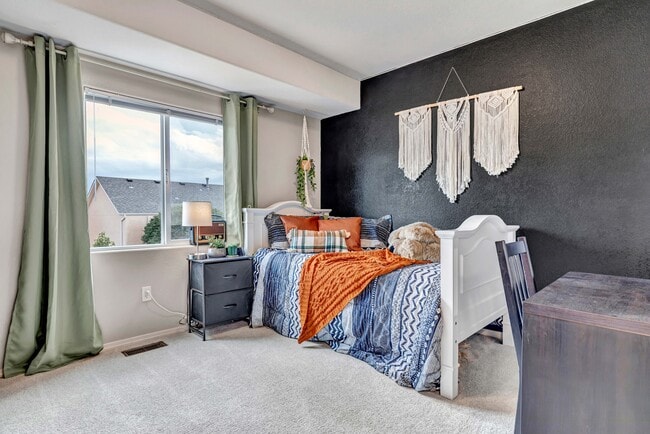 Foto del edificio - 5483 Mountain Garland Dr