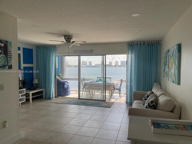 Foto del edificio - 2936 Lake Shore Dr