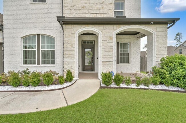 Building Photo - 2807 Kingly Pne Trl