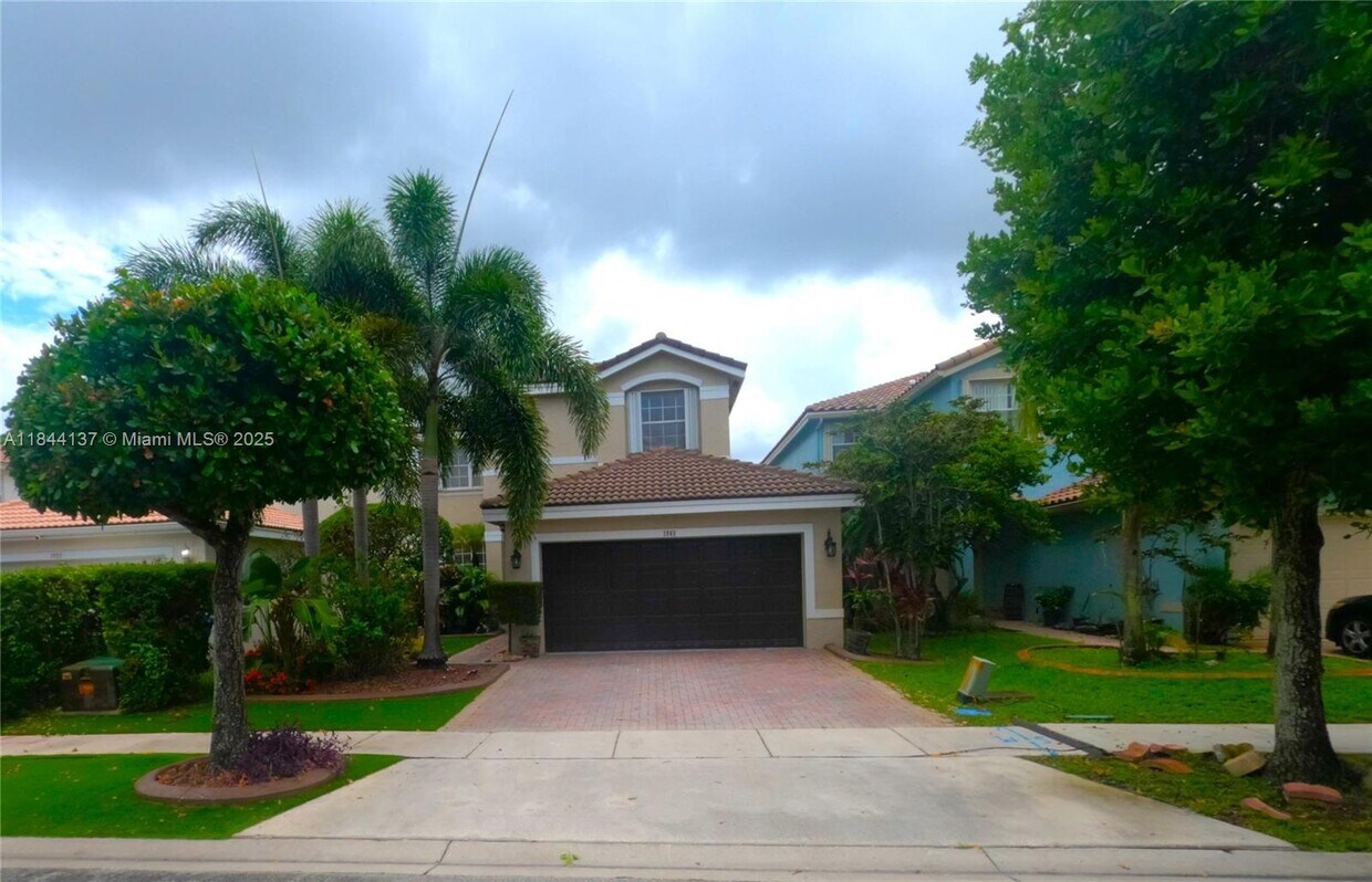 Foto principal - 1943 SW 149th Ave