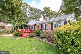 Building Photo - 8113 Carlyle Pl