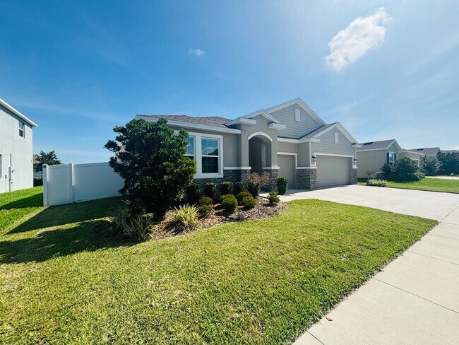 Building Photo - Beautiful Home (Must See!!) W/ Mother In-L...