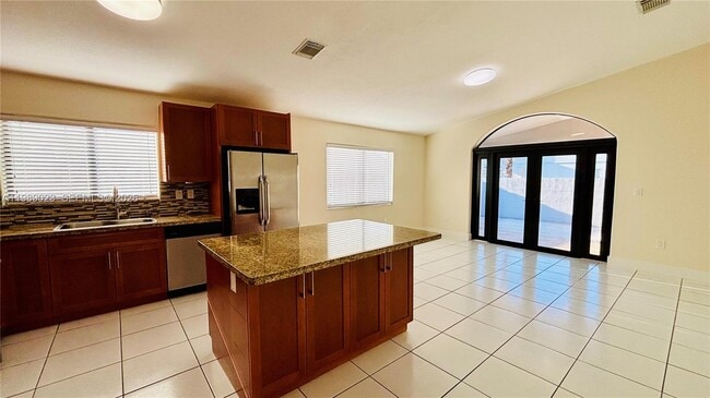 Foto del edificio - 16605 SW 90th St