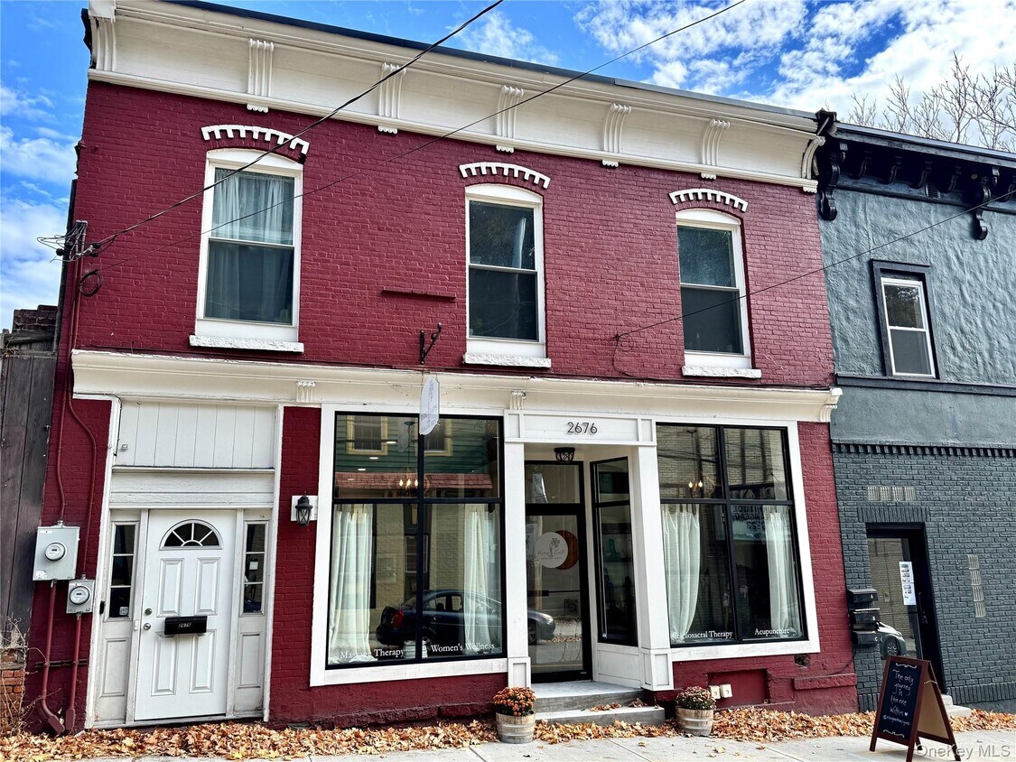 Foto principal - 2676 W Main St
