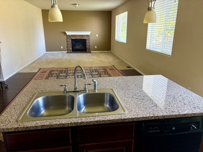 Building Photo - 7440 Sabino Ln