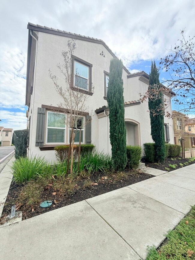 Photo - 3138 Vittoria Loop House