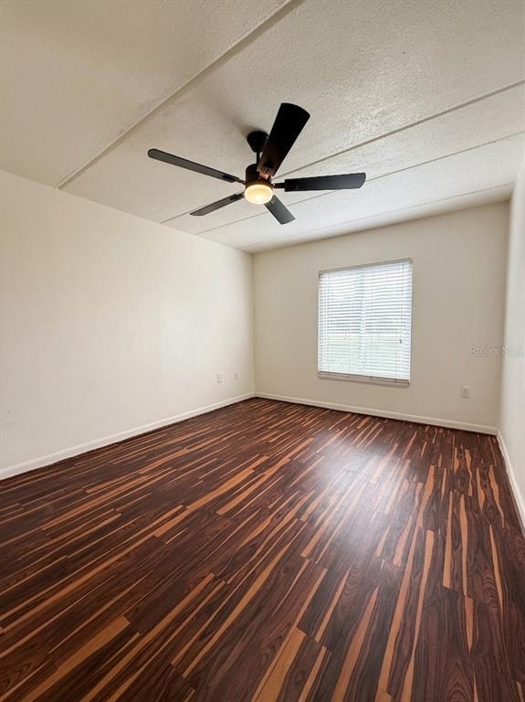 Foto del edificio - 4410 White Pine Ave