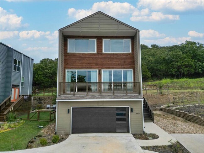Foto del edificio - 1054 E Huntsville Rd