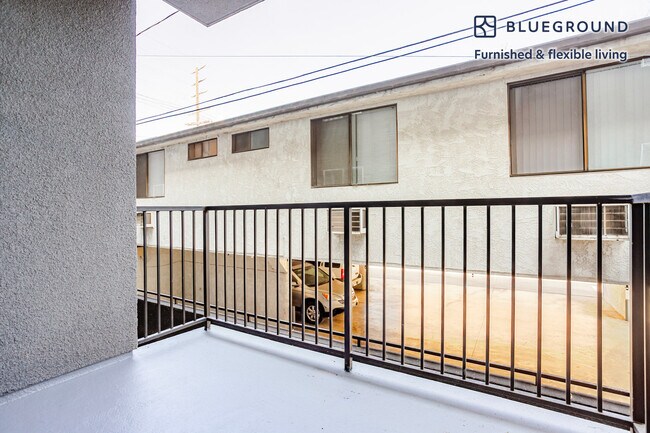 Foto del edificio - 2820 Sawtelle Blvd