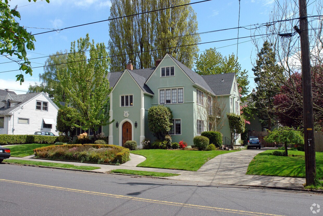 Primary Photo - 2420 NE 15th Ave