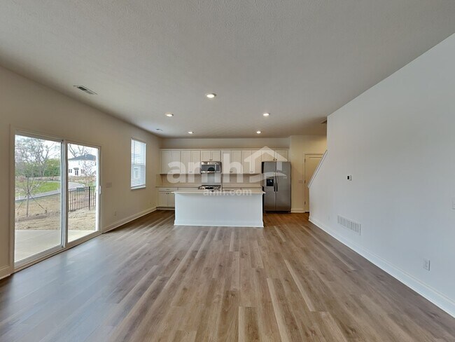 Foto del edificio - 223 Deanscroft Dr