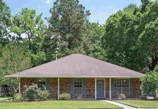 Building Photo - 16613 Bristoe Ave