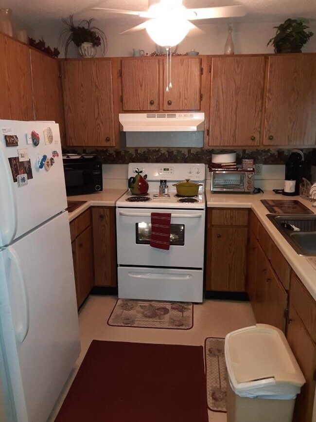 Kitchen - 51506 Breezy Hill Rd
