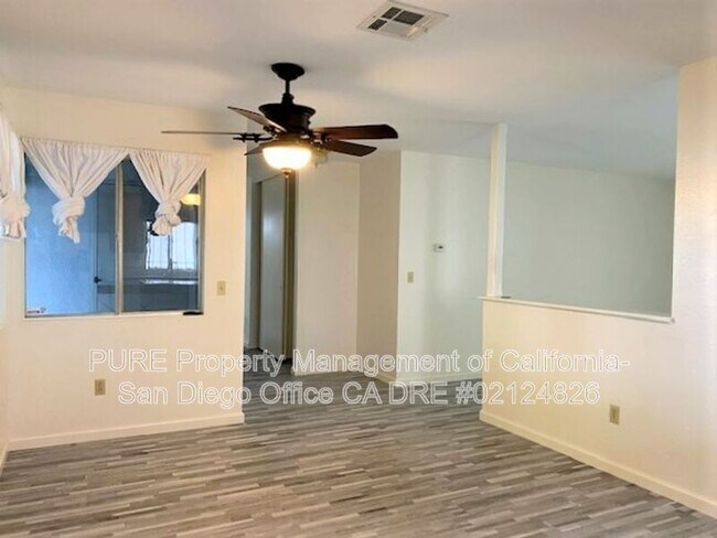 Foto del edificio - 2925 Luana Dr