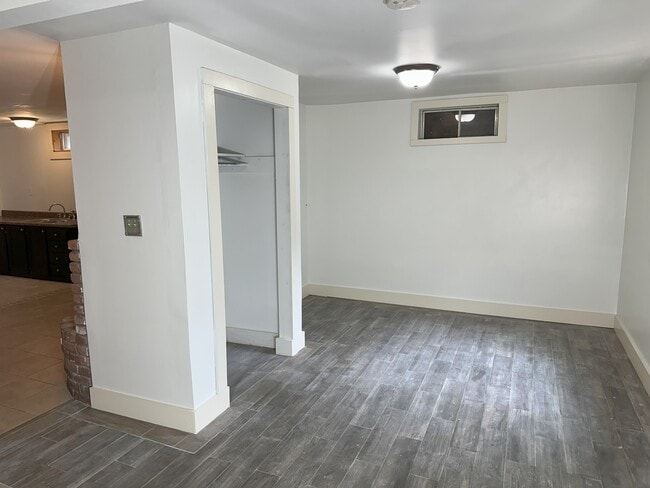 Building Photo - 143 Sholan Rd