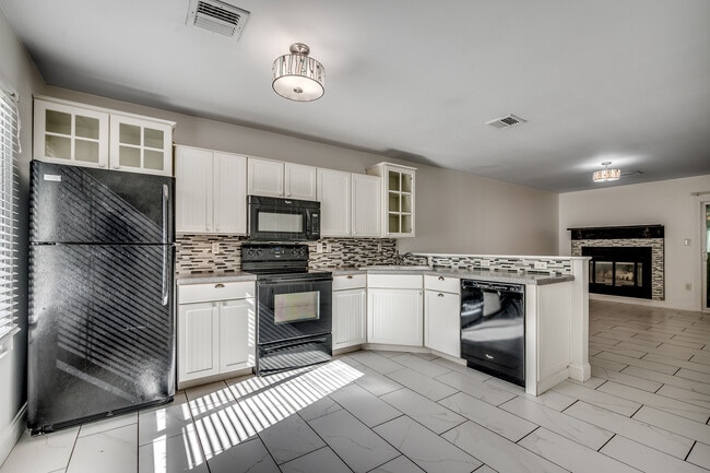 Building Photo - 38 Beaver Pond Loop