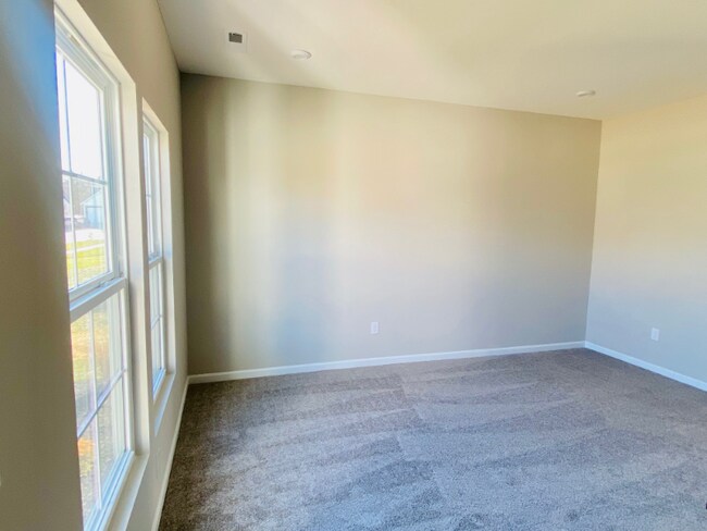 Foto del edificio - 7877 Ellington Ct
