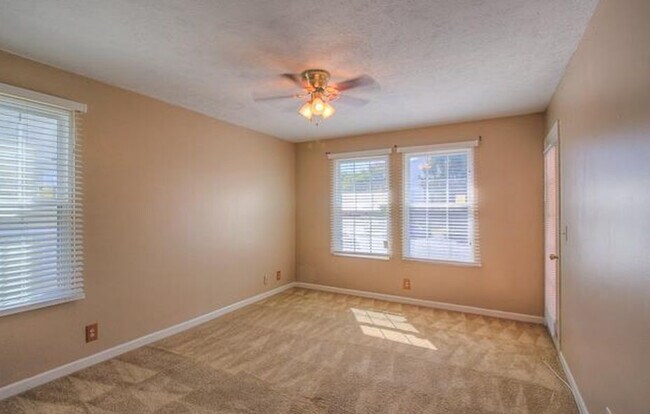 Building Photo - 130 N Timber Dr