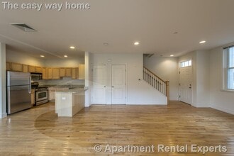 Building Photo - 110 Second St Unit #104