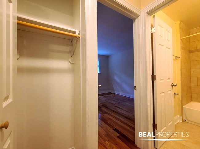 Building Photo - 555 W Arlington Pl