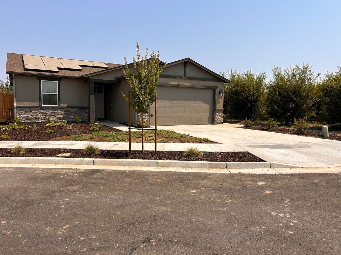 Building Photo - Beautiful Brand New home for rent in Visalia!