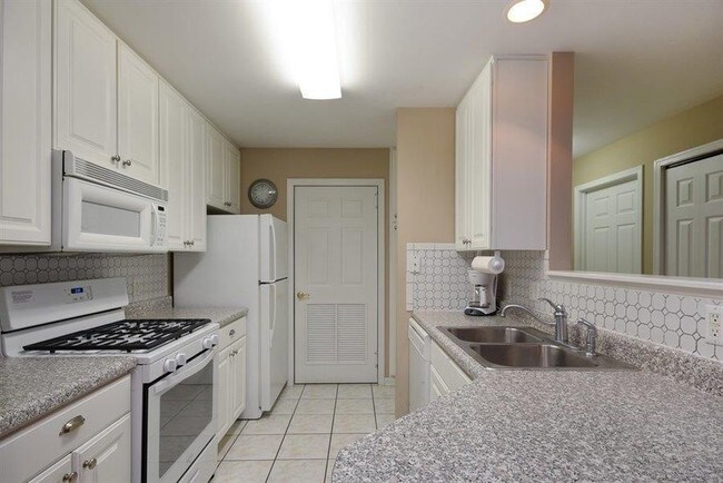 Foto del edificio - 9735 Wildwood Ct