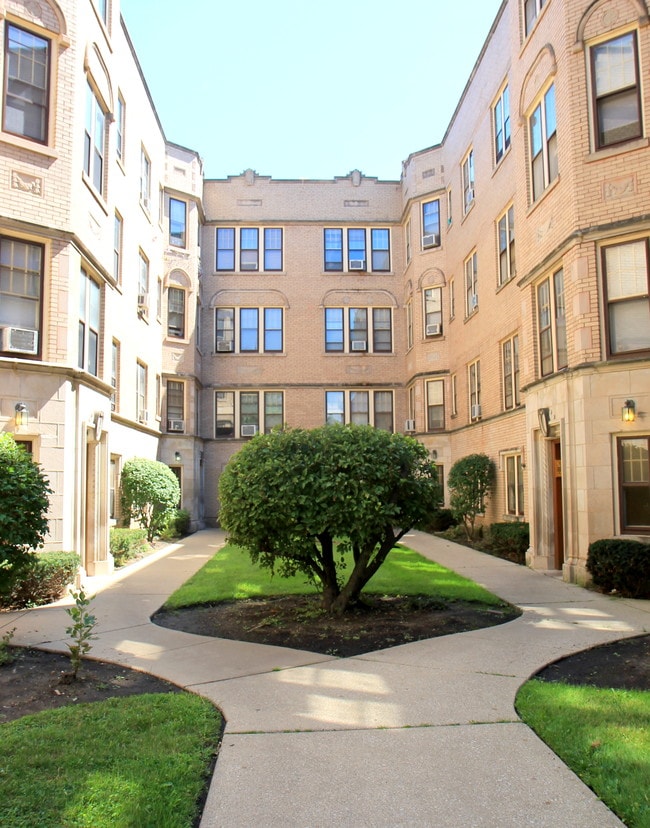 Foto del edificio - 7443 N Claremont Ave