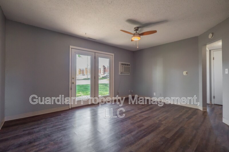 Foto principal - 518.5 W 8th St