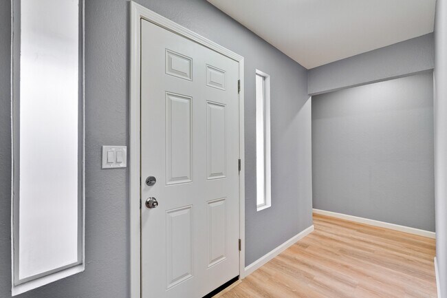 Foto del edificio - 1660 S Capitol Ave