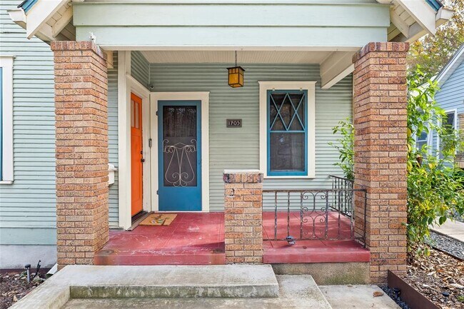 Building Photo - 1705 Kenwood Ave