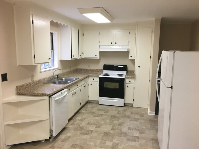 Foto del edificio - Home for Rent in Leeds, AL.. Available to View Now!!!