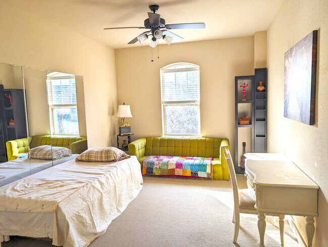 Foto del edificio - 416 Cedar Crest Dr