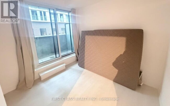 Building Photo - 117 Broadway Ave