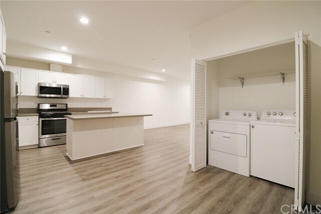 Foto del edificio - 5632 Willowcrest Ave