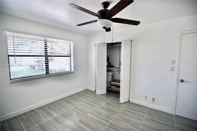 Foto del edificio - 10045 Winding Lake Rd