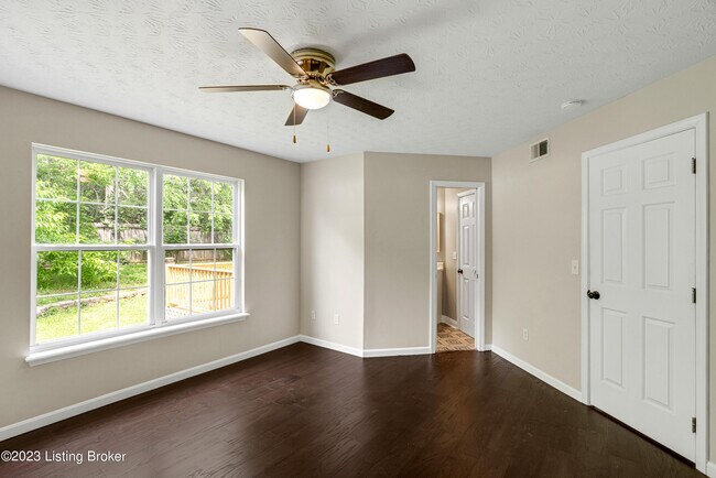 Foto del edificio - 7013 Brook Bend Way