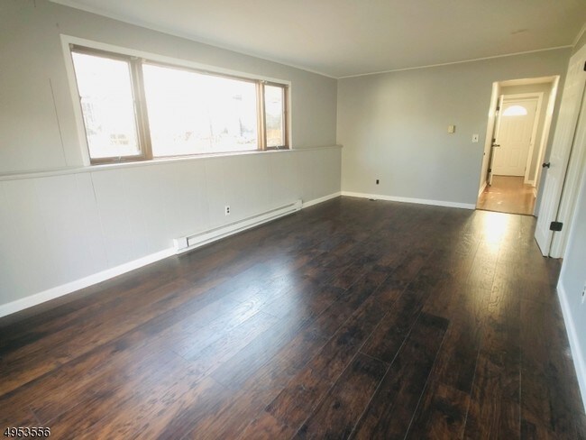 Foto del edificio - 11 David Rd